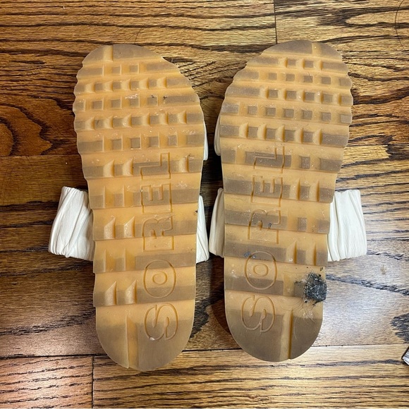 Sorel Cream Slide Sandals - Picture 4 of 5